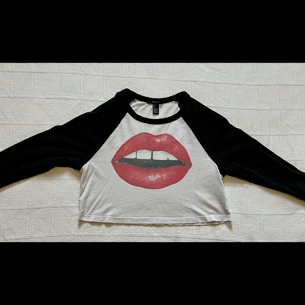 Forever 21 cropped lips top